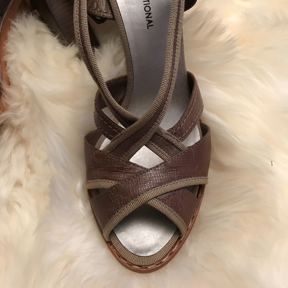 Costume Intn'l Fabric and Leather Heels (3.5") - Picture 2 of 11